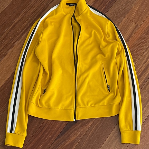 - Yellow zip up jacket from Forever 21 - Picture 3 of 4